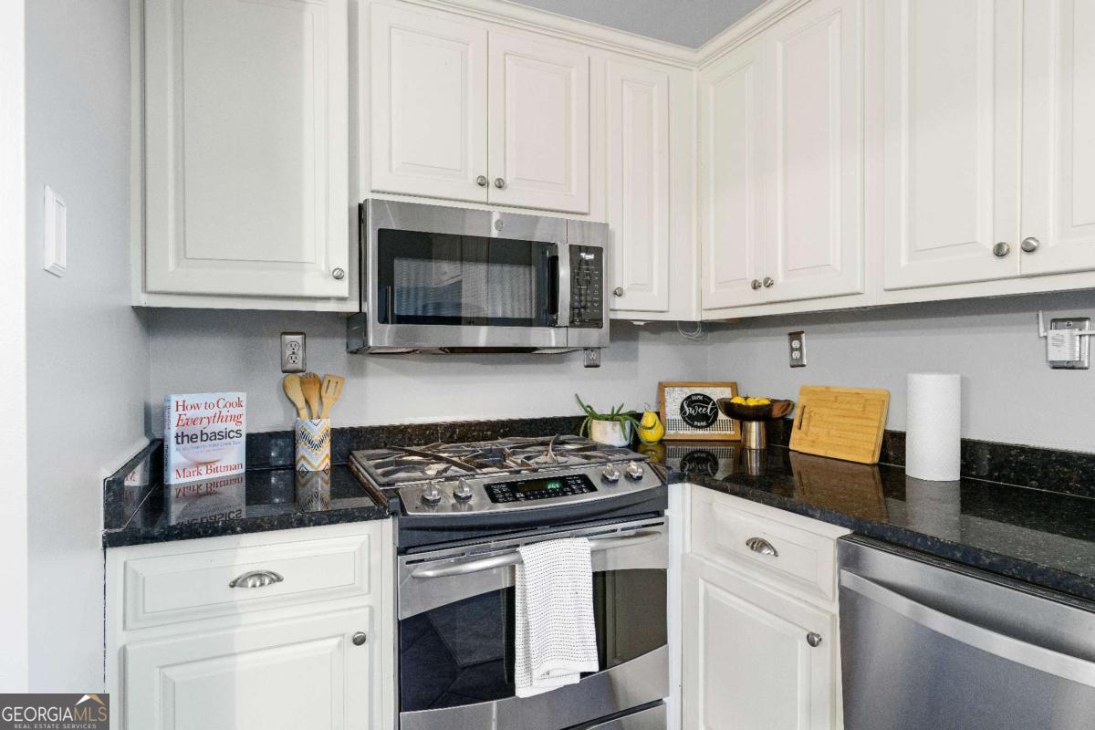 658 Glenwood Avenue SE