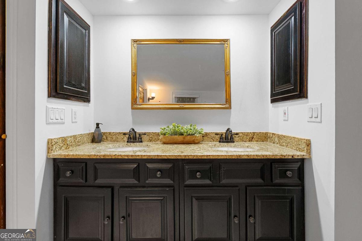 658 Glenwood Avenue SE