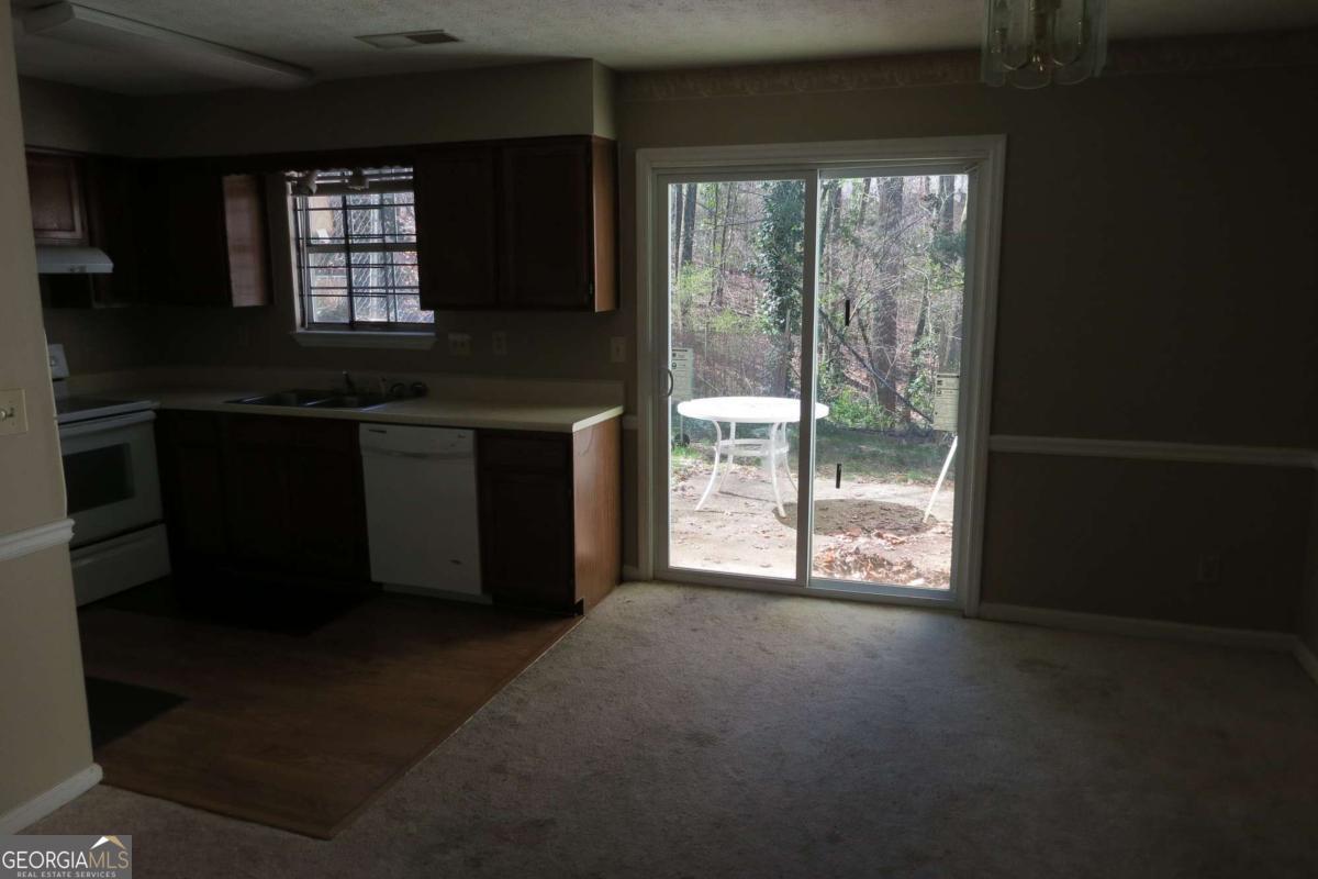 1090 Huntington Trace SE