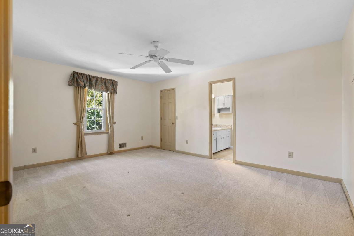 273 Shaded Oaks Lane SE