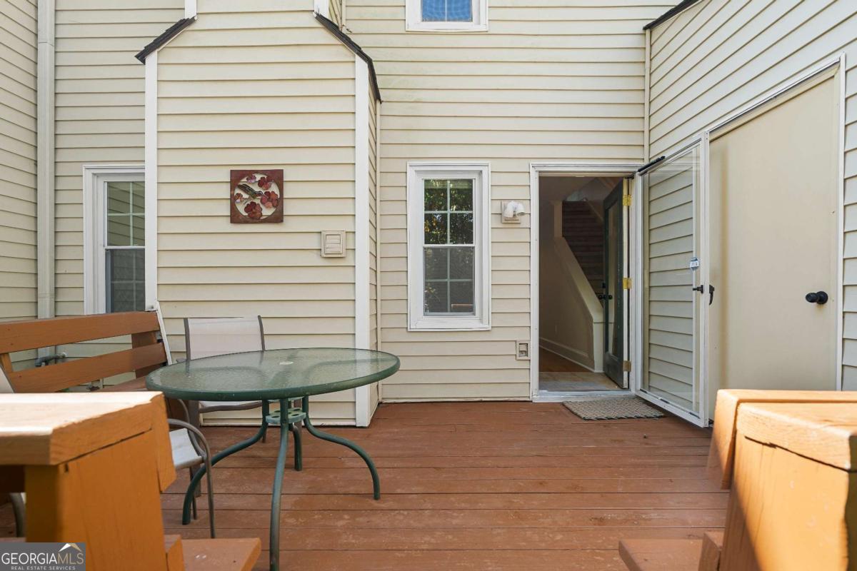 273 Shaded Oaks Lane SE