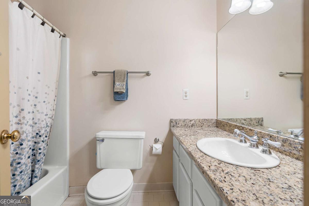 273 Shaded Oaks Lane SE