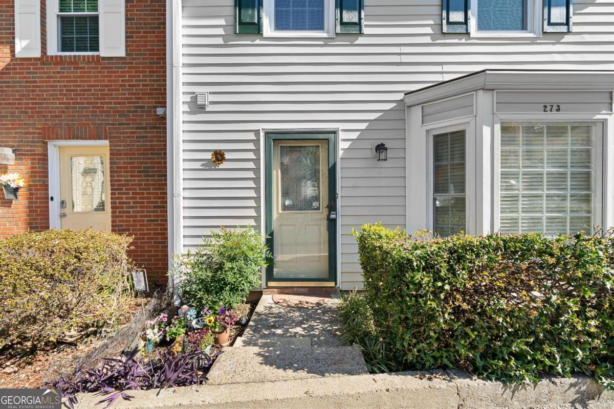 273 Shaded Oaks Lane SE