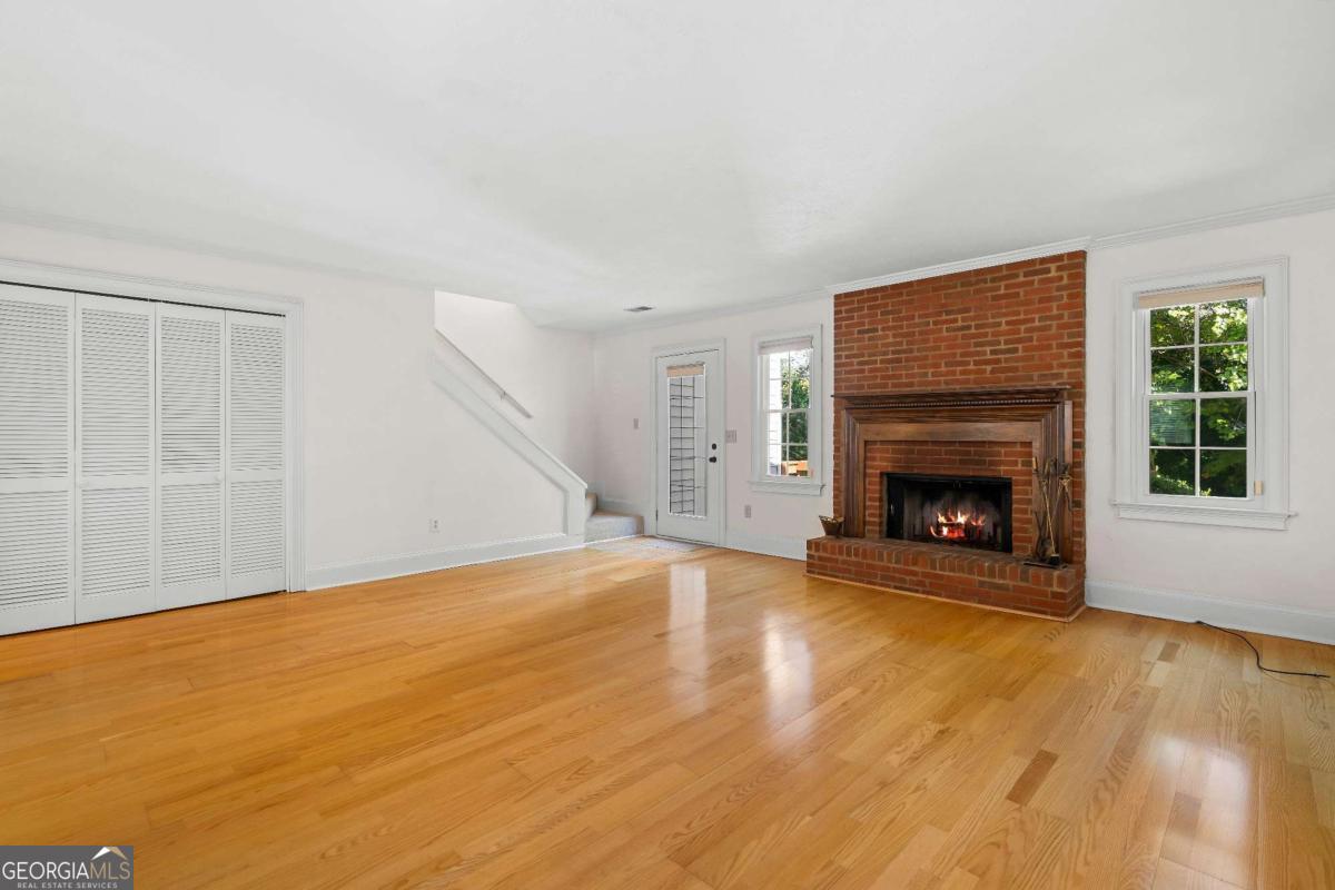 273 Shaded Oaks Lane SE