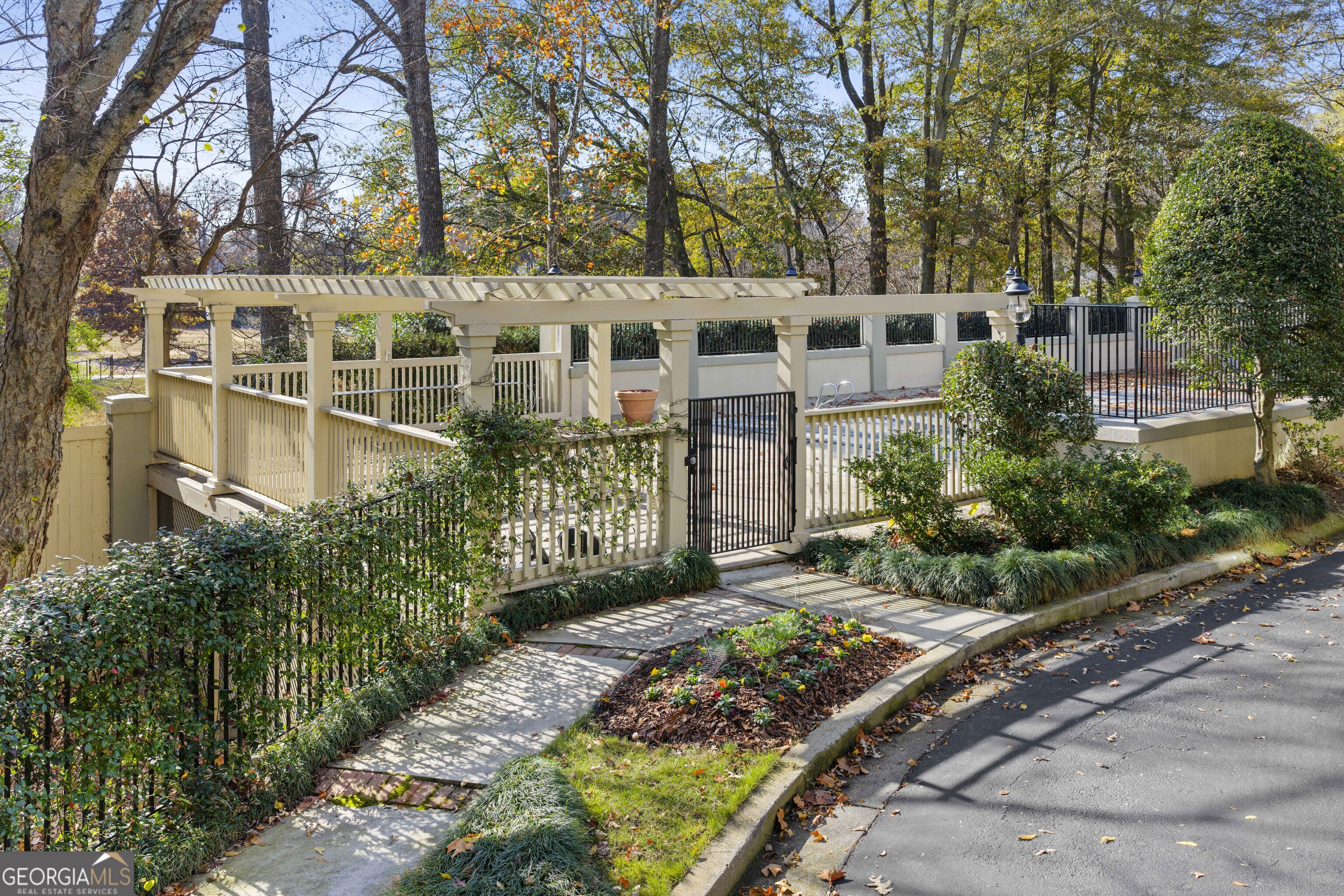 1232 Brookhaven Park Place NE