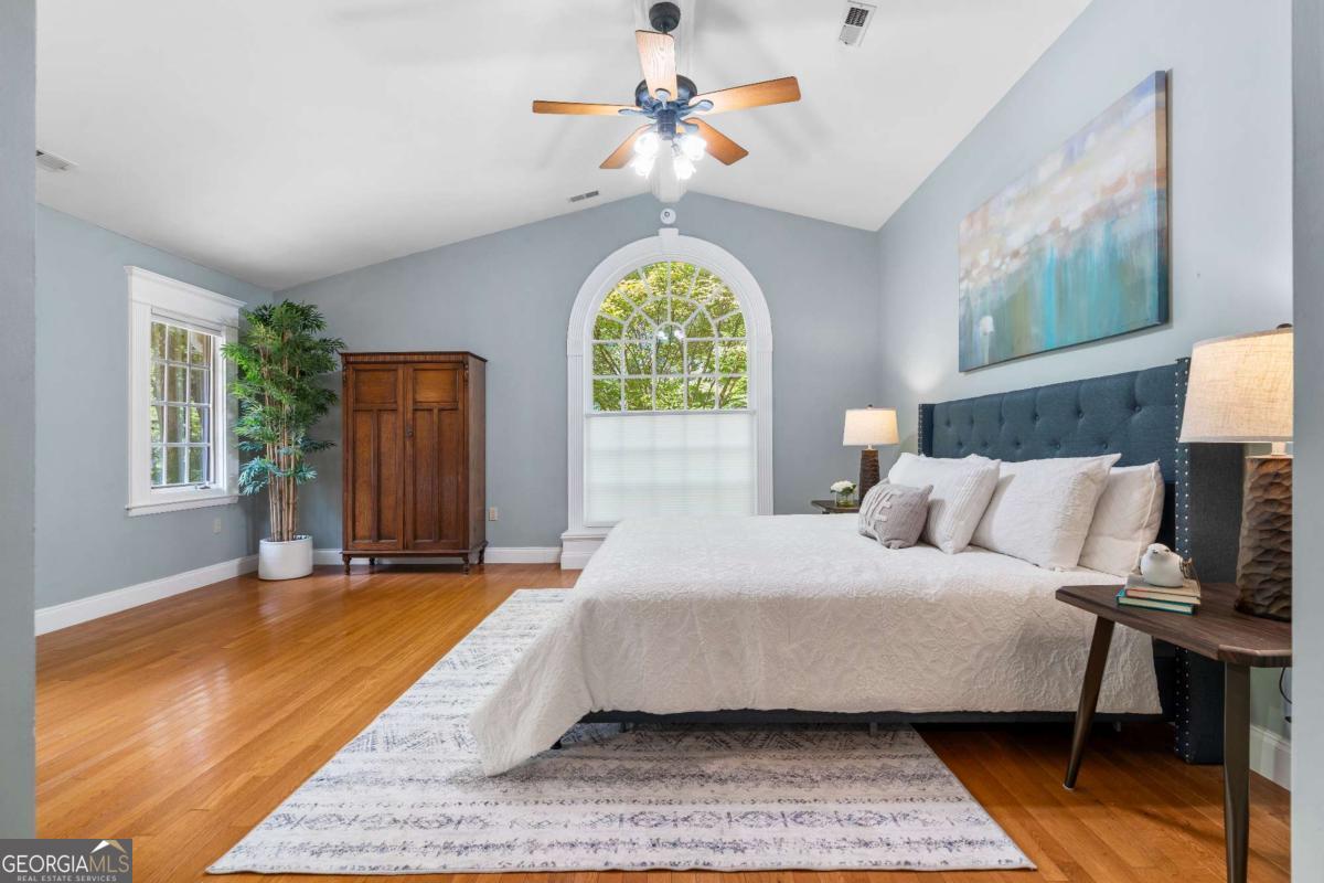 3755 Ashwood Drive SE