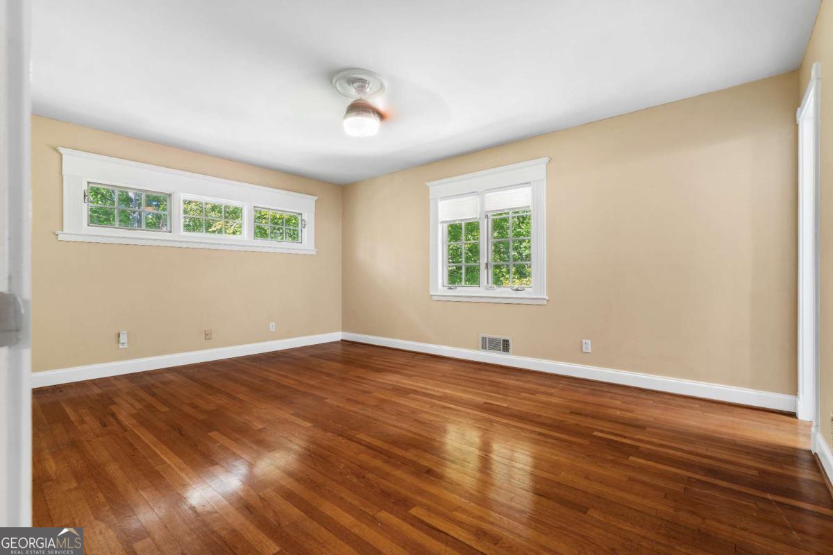 3755 Ashwood Drive SE