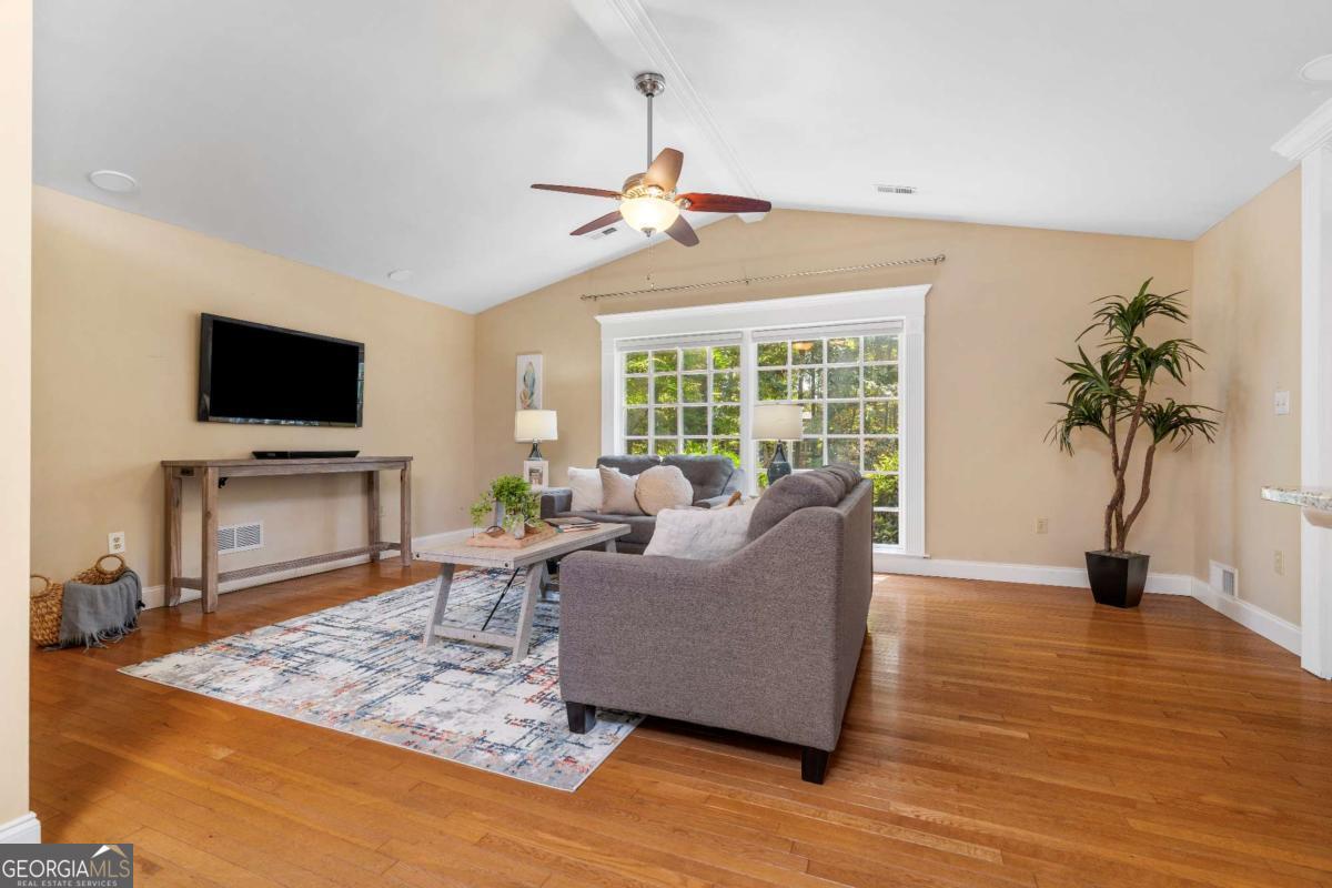 3755 Ashwood Drive SE