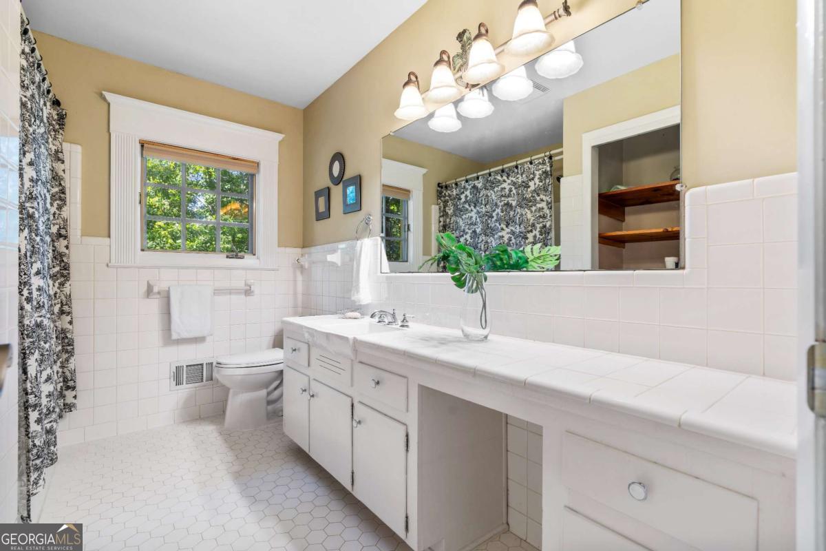 3755 Ashwood Drive SE