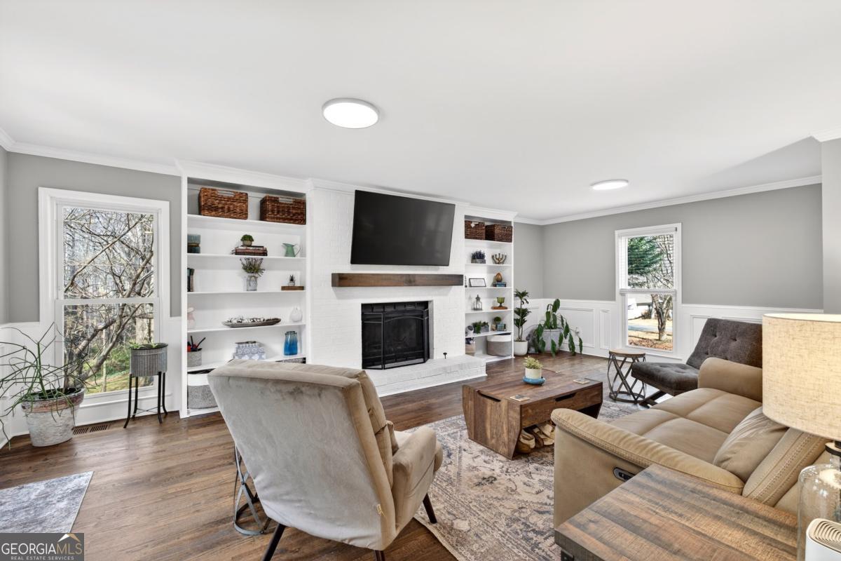 325 Saddle Creek Circle