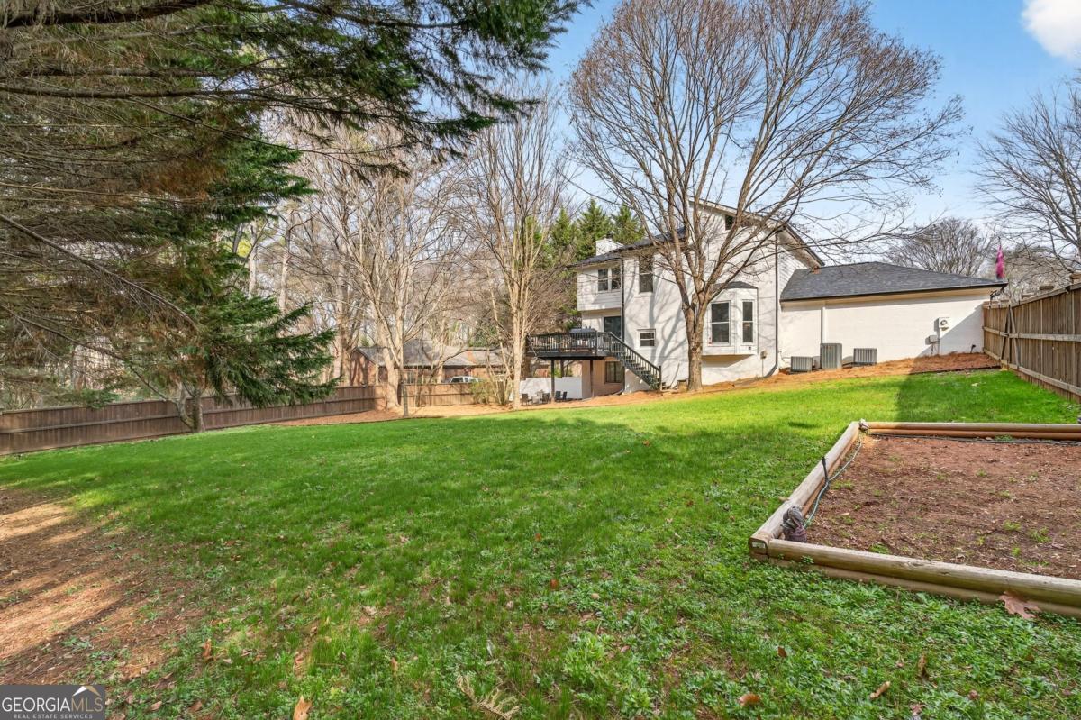 325 Saddle Creek Circle