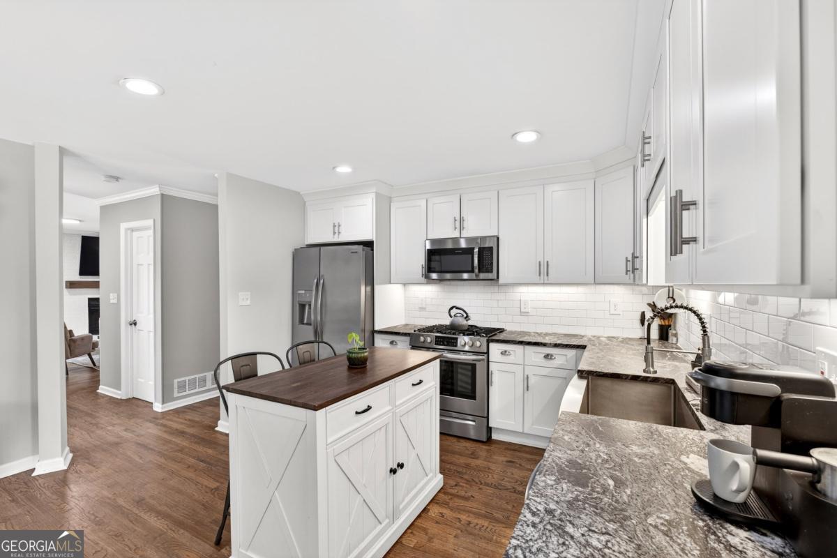 325 Saddle Creek Circle