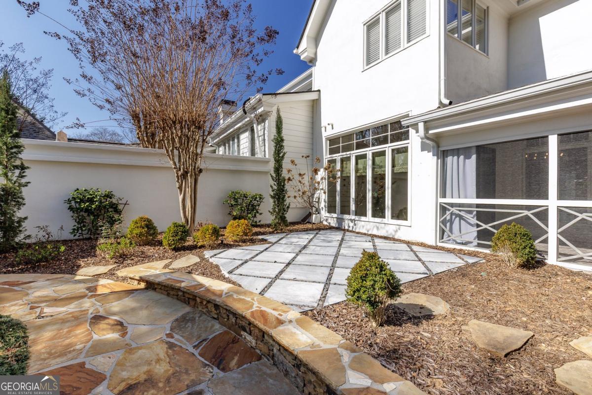 120 Summerour Vale