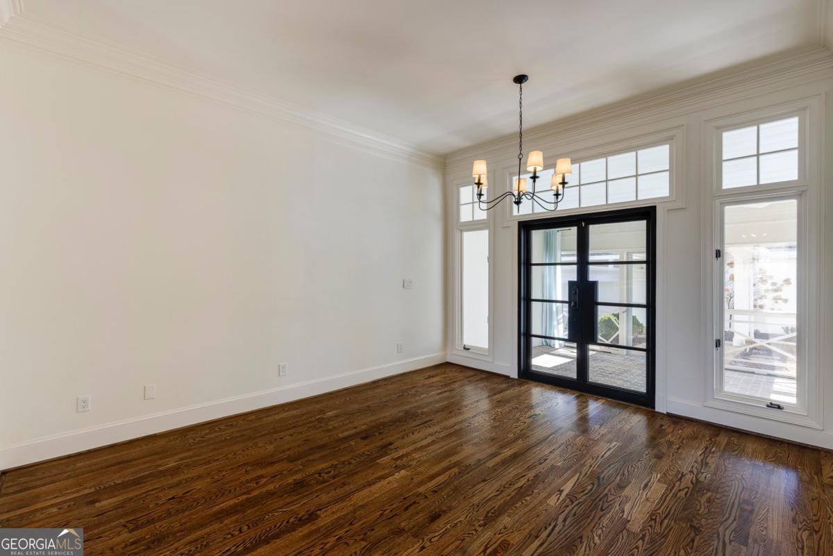 120 Summerour Vale