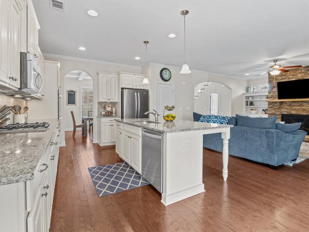 719 Park Manor Drive SE