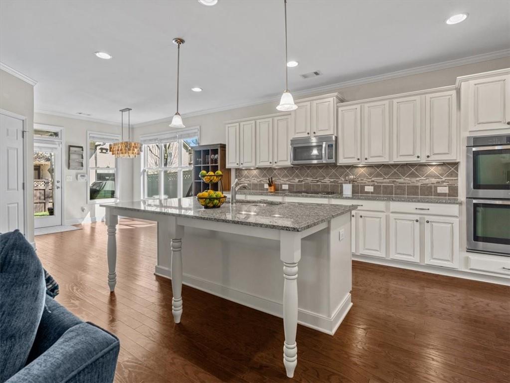 719 Park Manor Drive SE