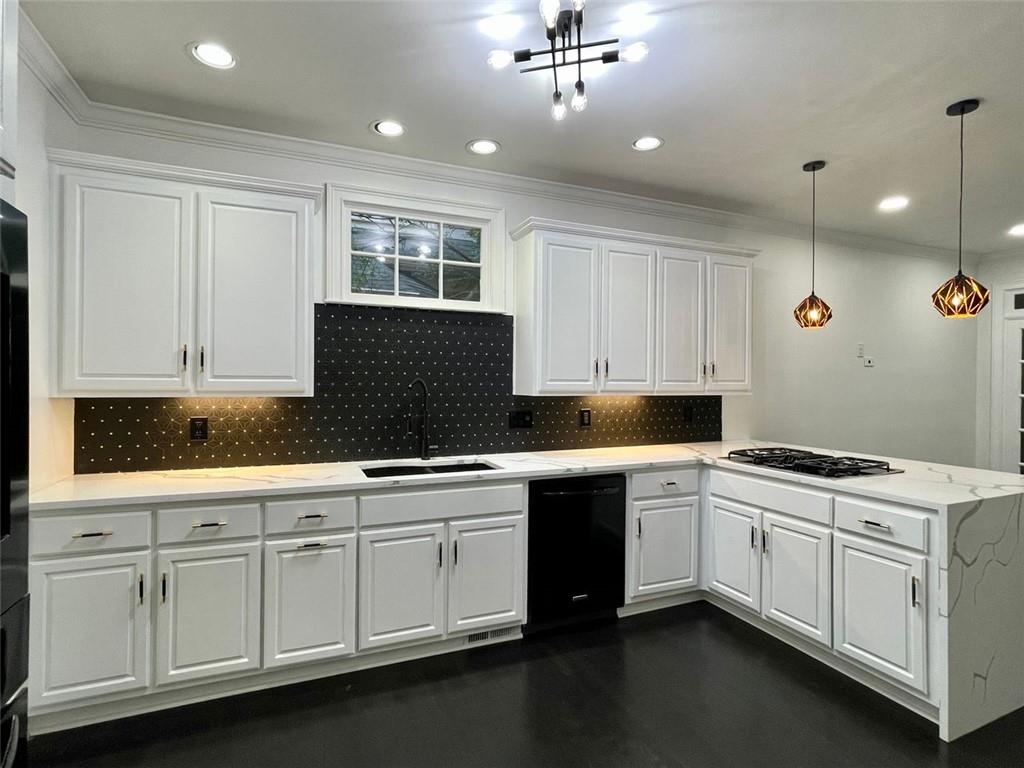 1112 SHERIDAN Park NE