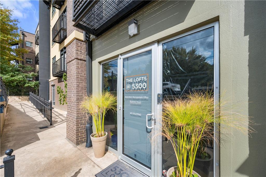 5300 Peachtree Road Unit 1401