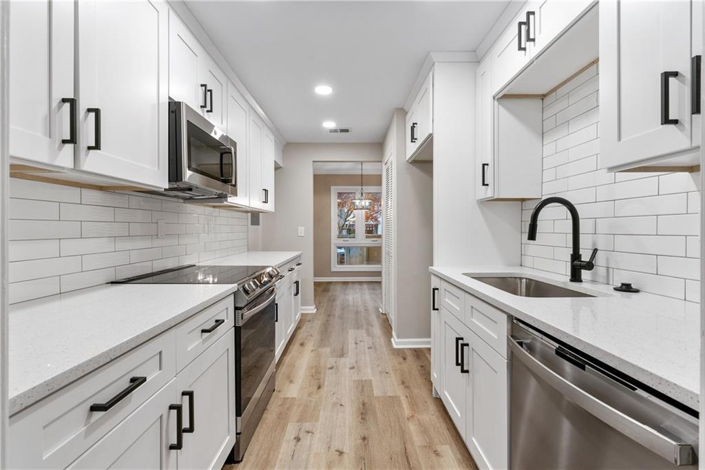 2461 Cedar Brook W