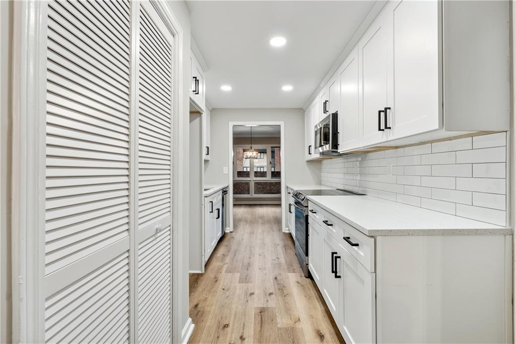 2461 Cedar Brook W