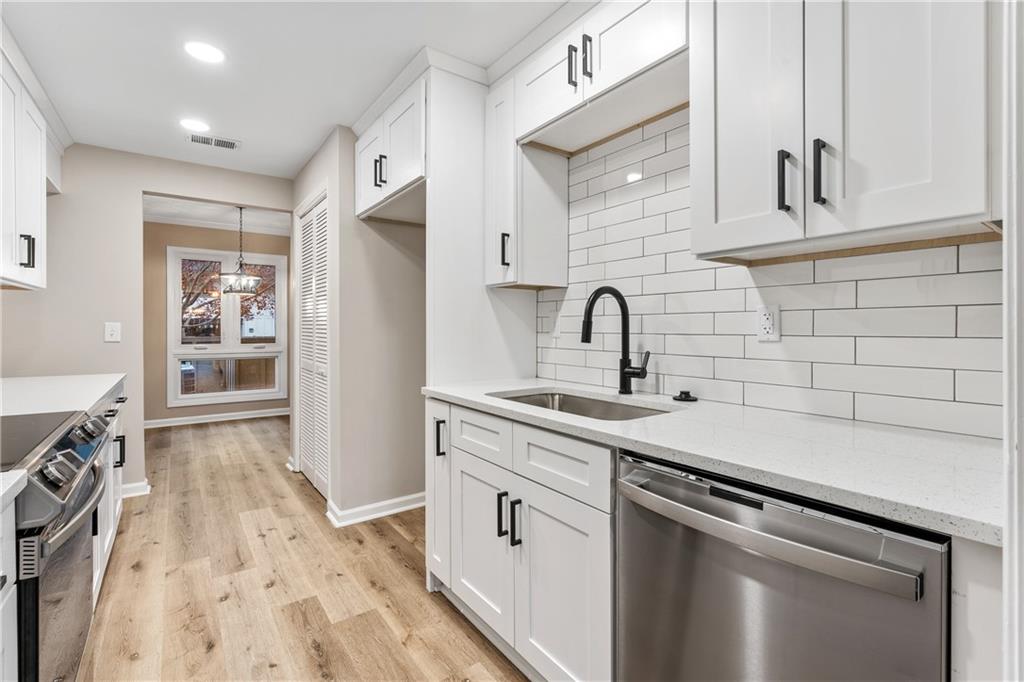 2461 Cedar Brook W