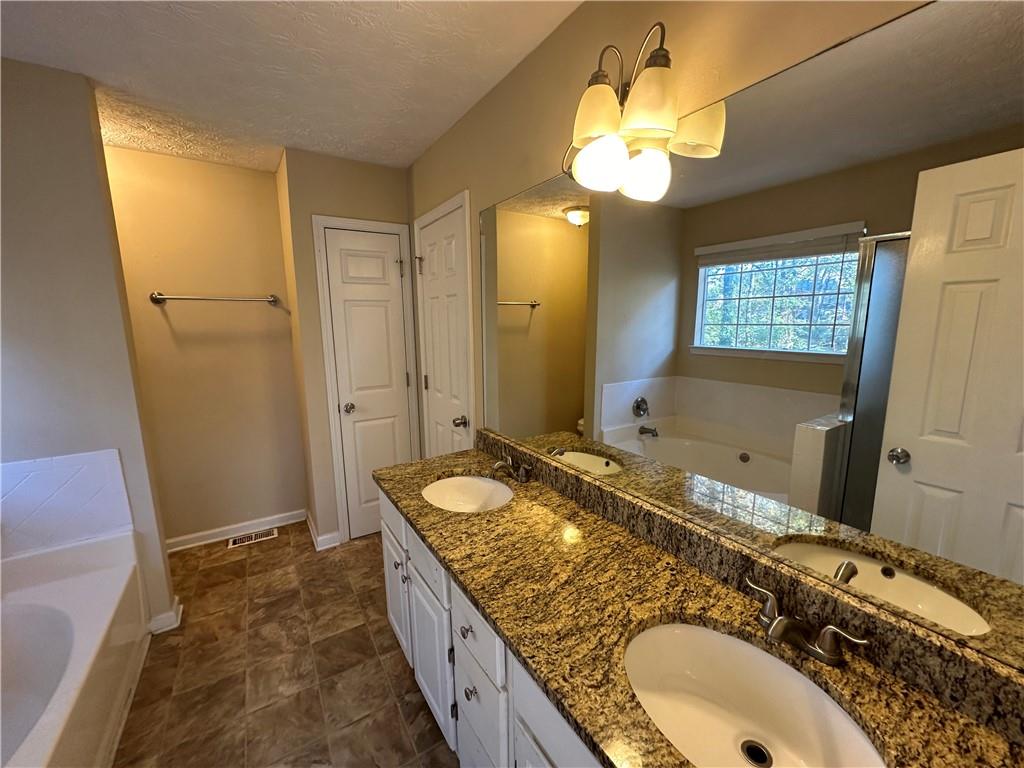 946 Shadow Ridge Trail