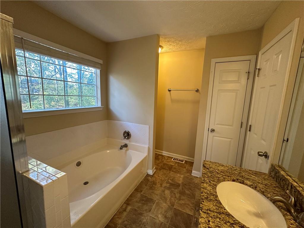946 Shadow Ridge Trail