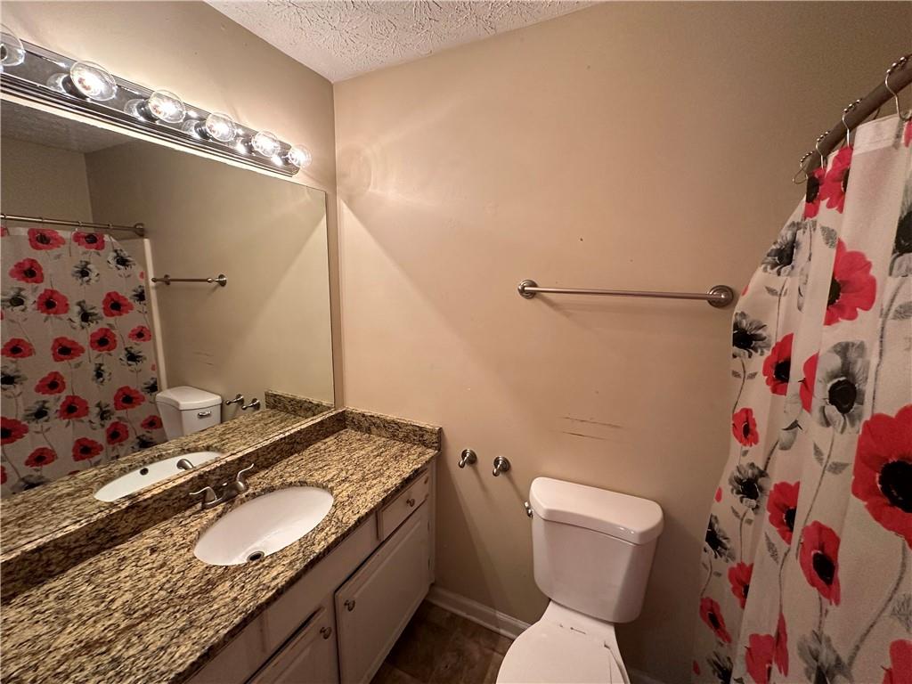 946 Shadow Ridge Trail