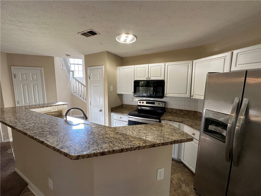 946 Shadow Ridge Trail