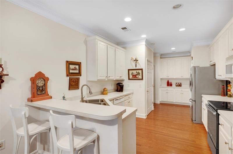 1204 Village Lane