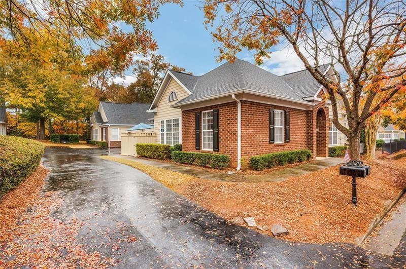 1204 Village Lane