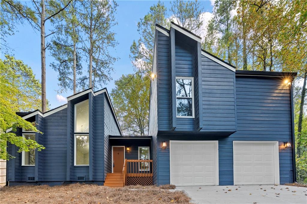 3272 Timber Bluff Drive NE