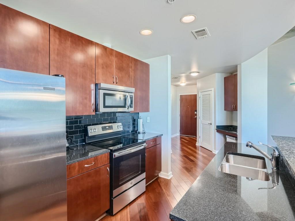 400 W Peachtree Street NW Unit 3915