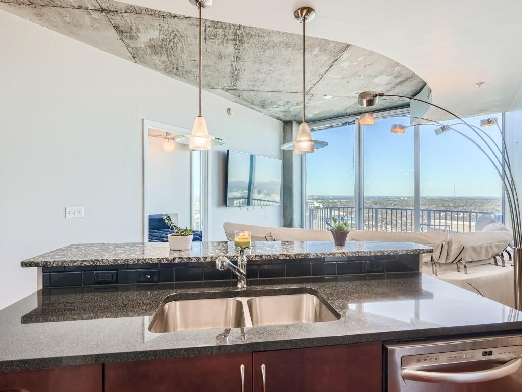 400 W Peachtree Street NW Unit 3915