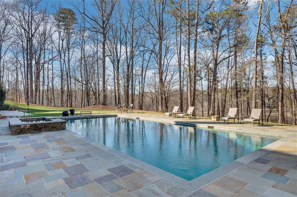 2000 Long Hollow Lane