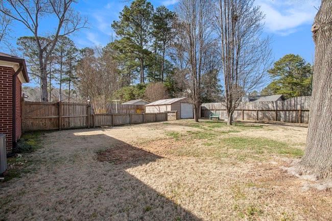 408 ROBIN HOOD Road NE