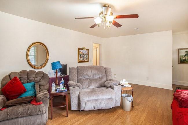 408 ROBIN HOOD Road NE