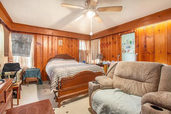 408 ROBIN HOOD Road NE