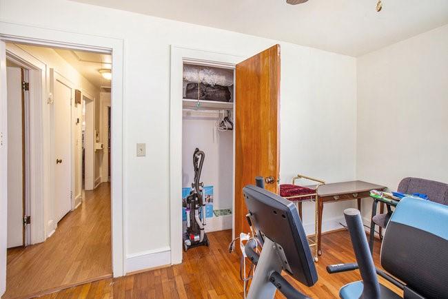 408 ROBIN HOOD Road NE