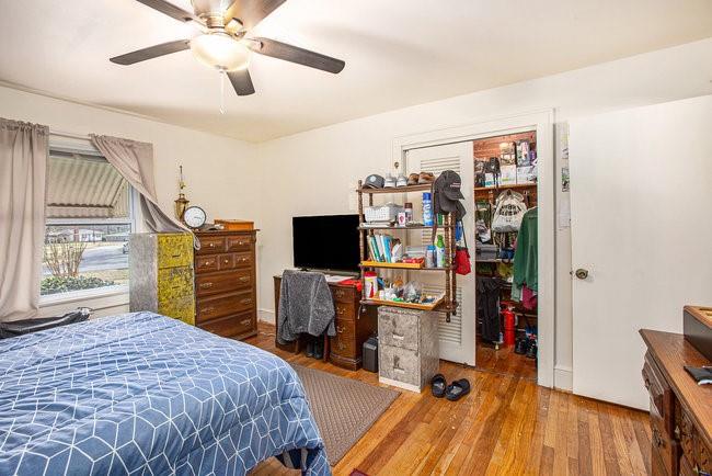 408 ROBIN HOOD Road NE