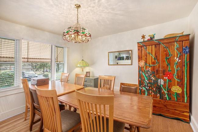 408 ROBIN HOOD Road NE