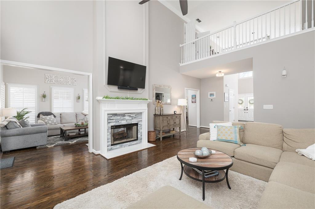 525 Montrose Lane