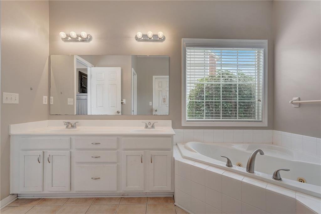 2930 Belshire Trail