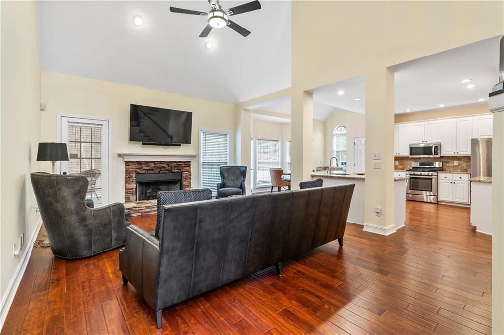 1550 Fallen Leaf Drive SW