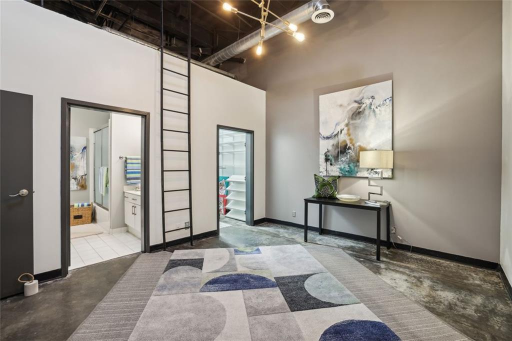 5200 PEACHTREE Road Unit 1106