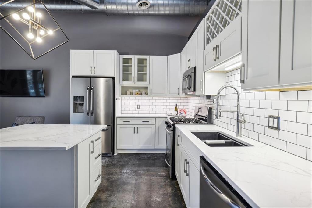 5200 PEACHTREE Road Unit 1106