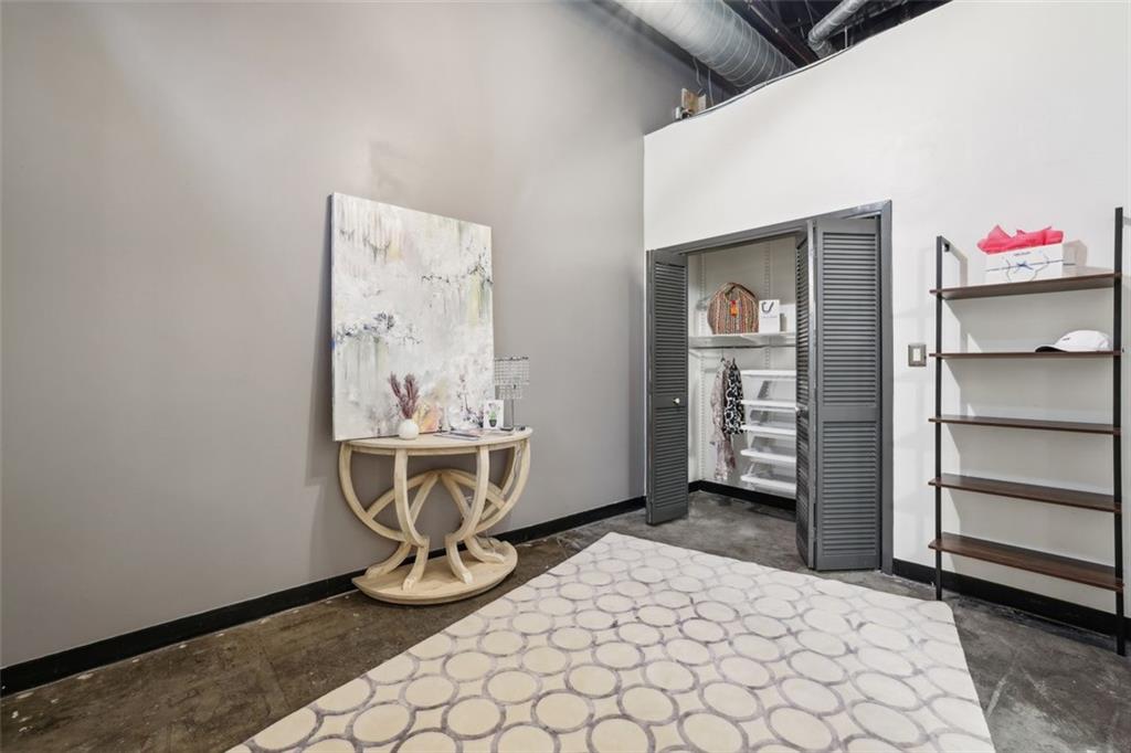 5200 PEACHTREE Road Unit 1106