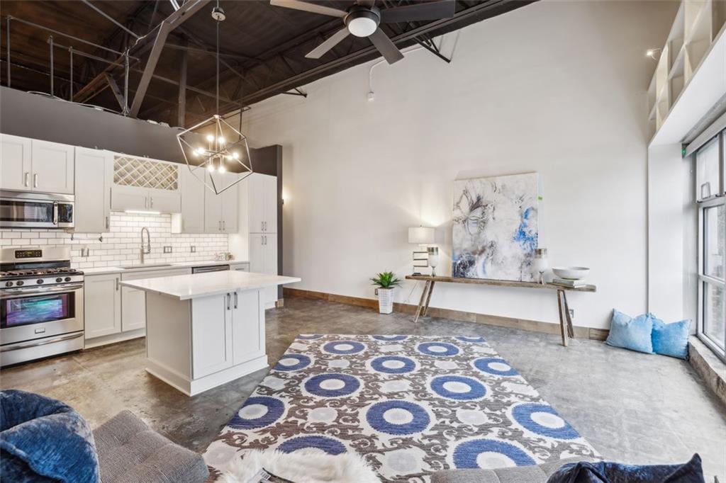 5200 PEACHTREE Road Unit 1106