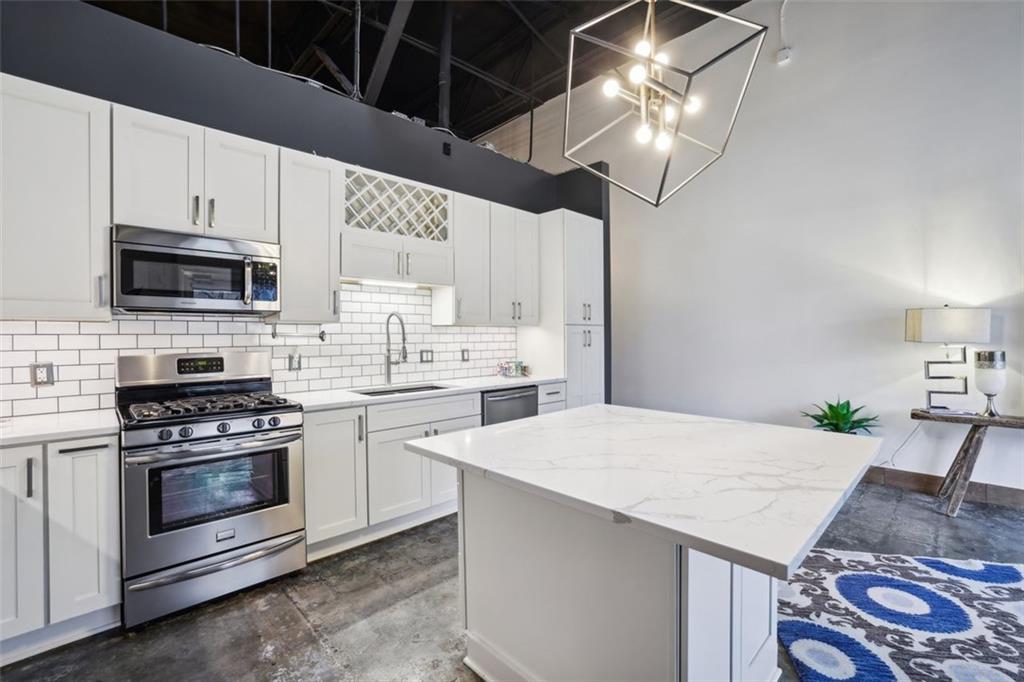 5200 PEACHTREE Road Unit 1106