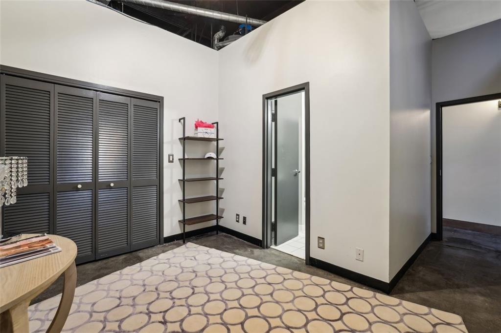 5200 PEACHTREE Road Unit 1106